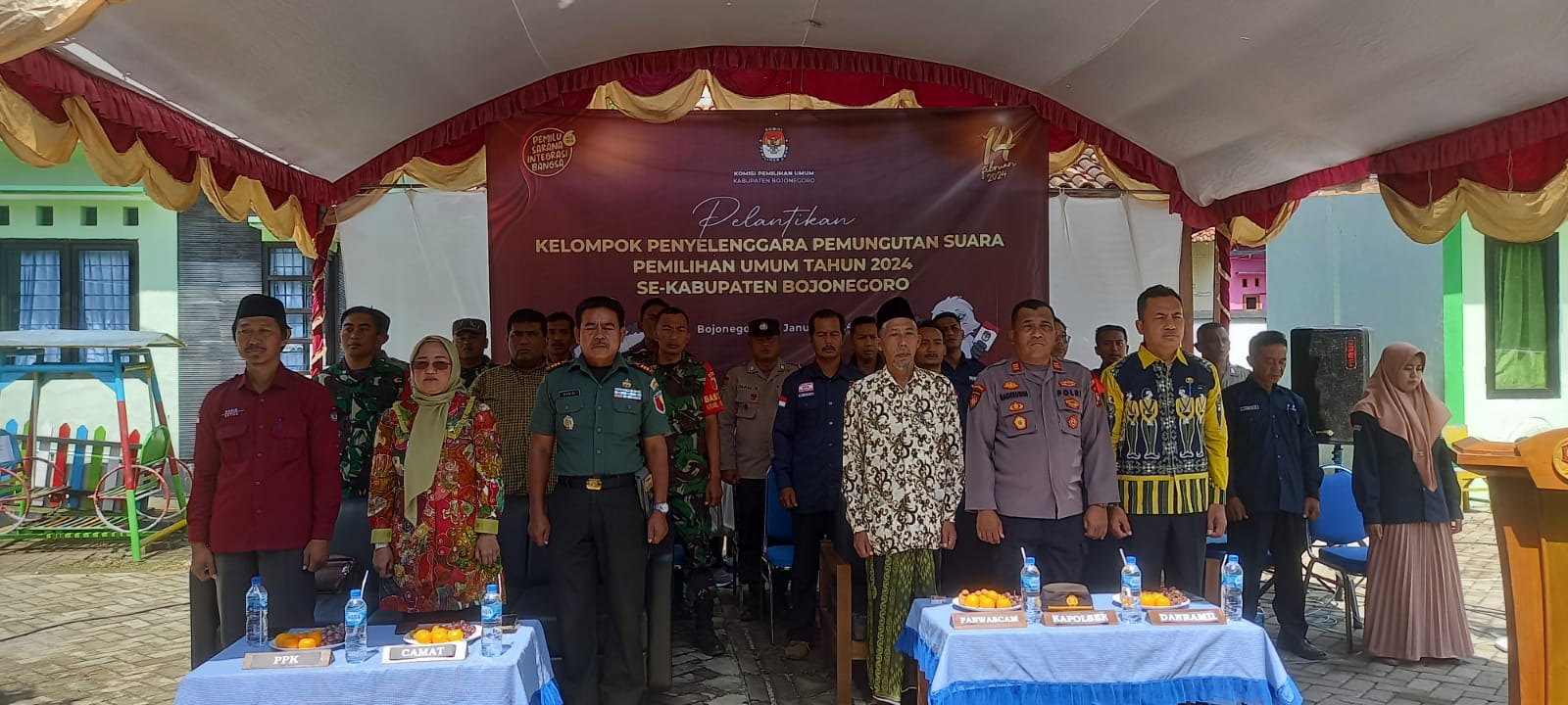 PELANTIKAN KPPS TAHUN 2024 DI KECAMATAN BUBULAN