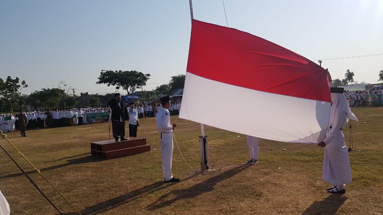 UPACARA DAN PAWAI HARI SANTRI KECAMATAN BUBULAN
