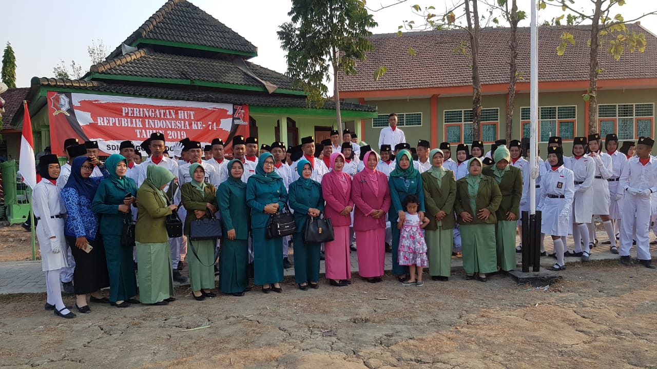 FOTO BERSAMA PASKIBRA KEC. BUBULAN TH. 2019