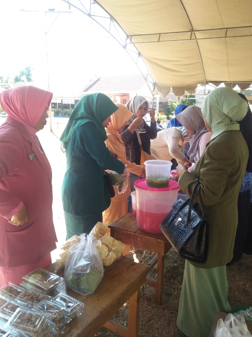 BAZAR DARI IBU DARMA WANITA DAN PKK KEC. BUBULAN