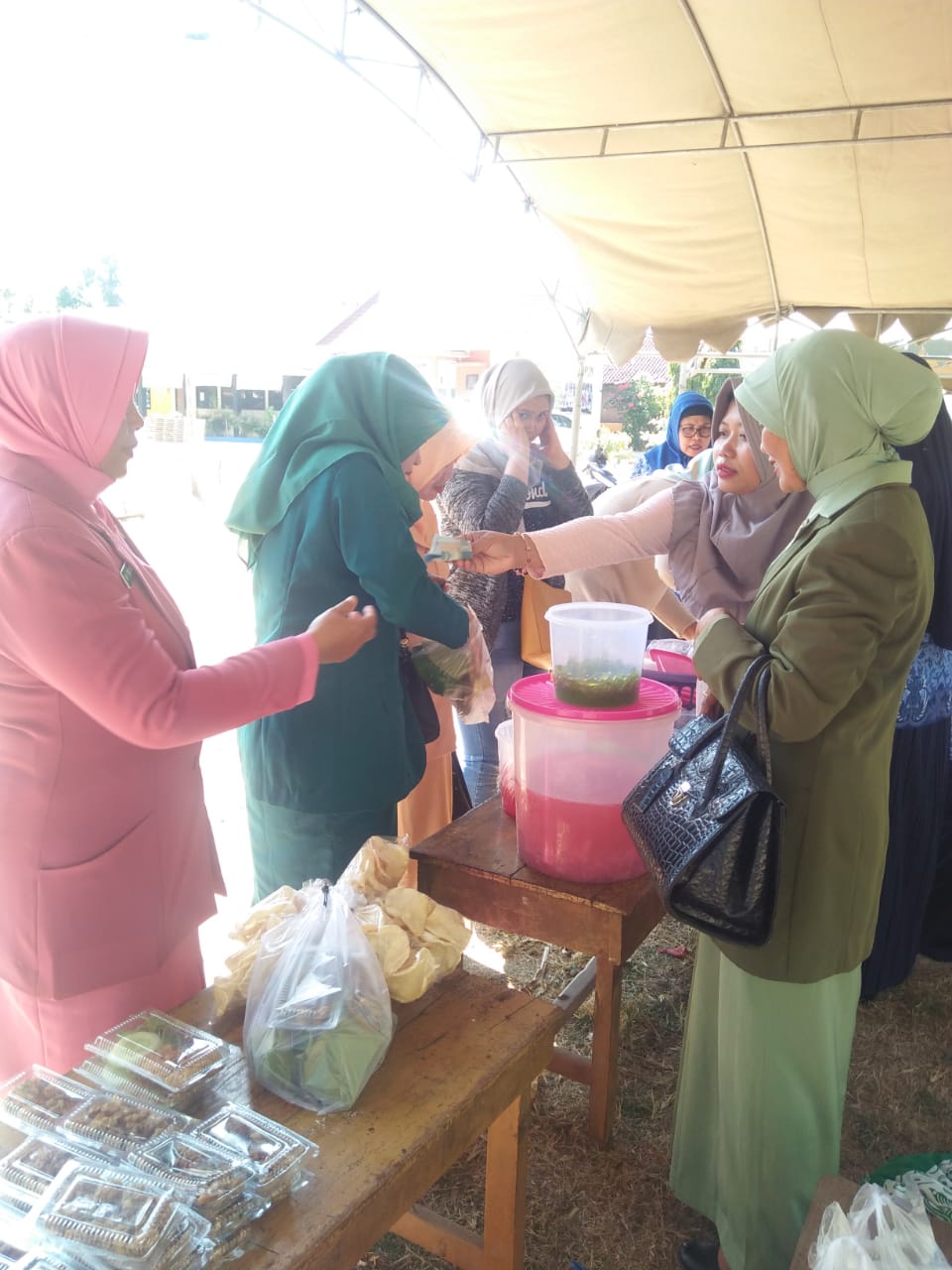 BAZAR DARI IBU DARMA WANITA DAN PKK KEC. BUBULAN