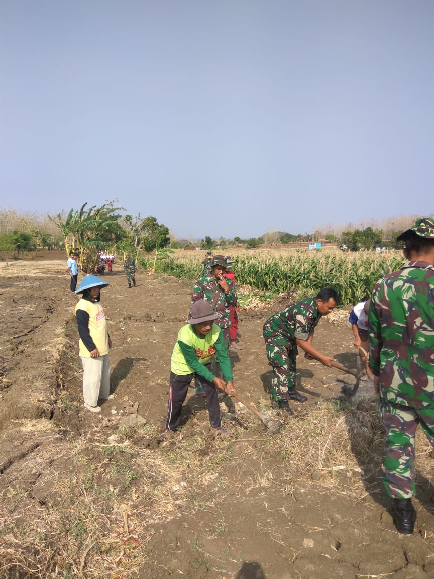 KARYA BAKTI TNI PEMBUATAN JL PERTANIAN (10/10/19)