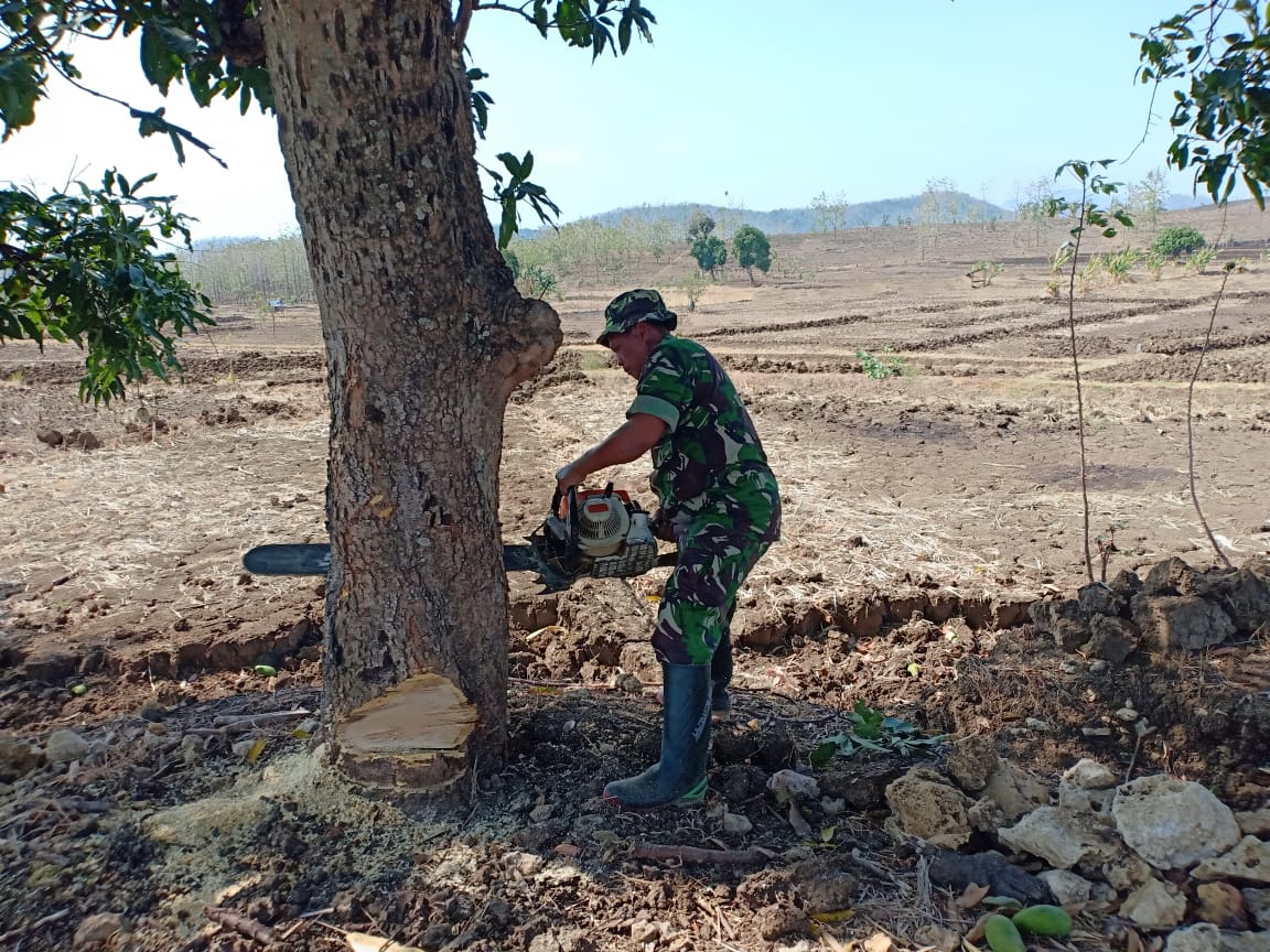 KARYA BAKTI TNI PEMBUATAN JL PERTANIAN (10/10/19)