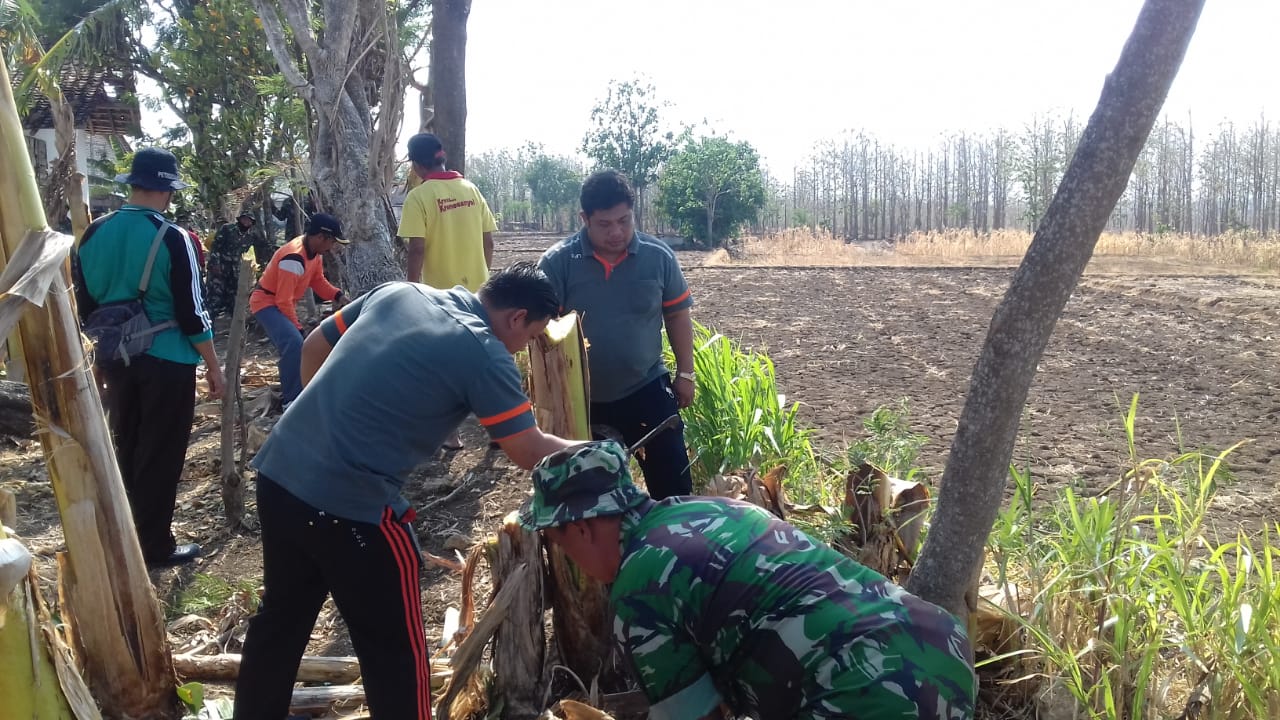 KARYA BAKTI TNI PEMBUATAN JL PERTANIAN (10/10/19)